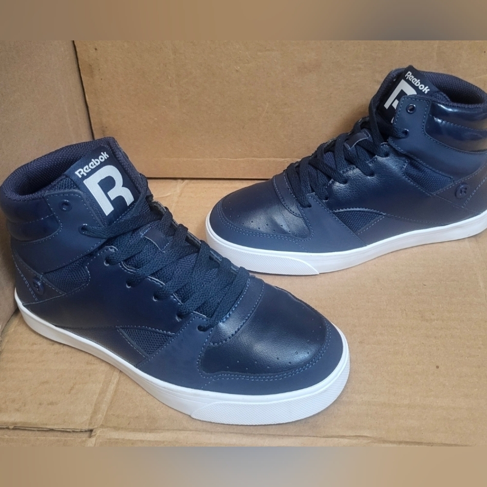 Reebok Navy Blue/White Sneakers Men Size 6.5